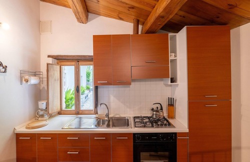 Furlo House | Apartment in Furlo Reserve with Saltwater Pool