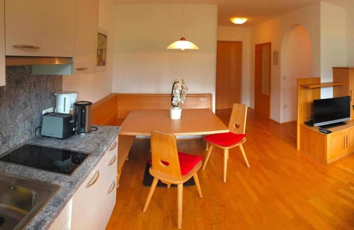 Coldrano Apartment | Apartment in Goldrain with Pool & Mountain Views