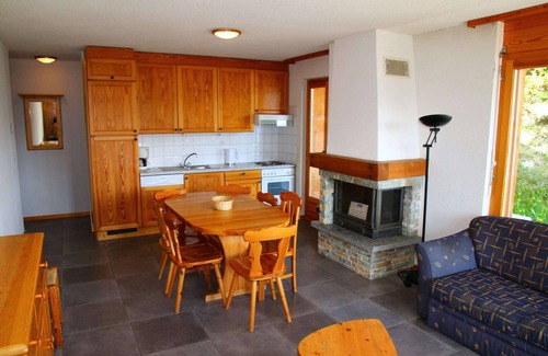 Les Mayens-de-Sion Apartment | Apartment in Grächen near Ski Lift