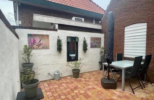 Groenlo Apartment | Apartment in Groenlo with Private Garden, cleaning included