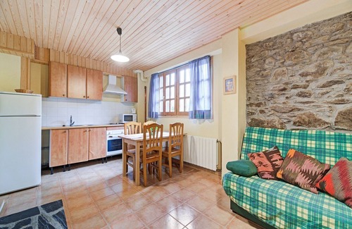 Isavarre Apartment | Apartment in Isavarre near Pyrenees Mountains