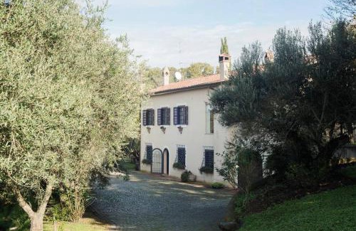 Castelnuovo di Porto Villa | Apartment in LuxuryProperty PrivatePOOL Garden BBQ AirC x8