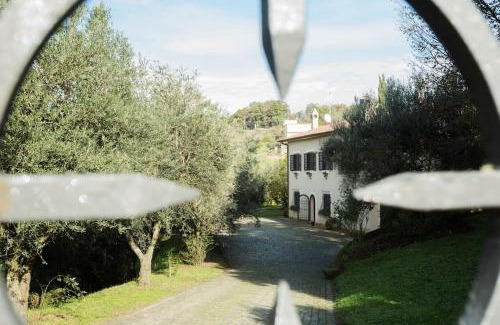 Castelnuovo di Porto Villa | Apartment in LuxuryProperty PrivatePOOL Garden BBQ AirC x8