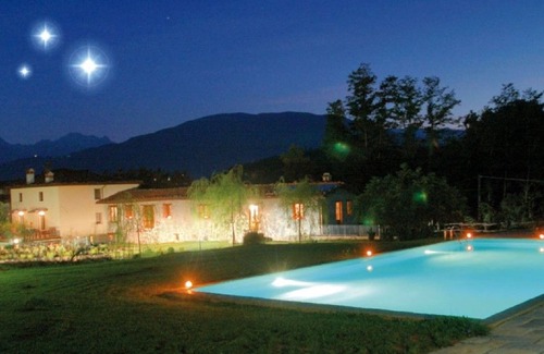 Villa Collemandina Apartment | Apartment in Villa Toscana