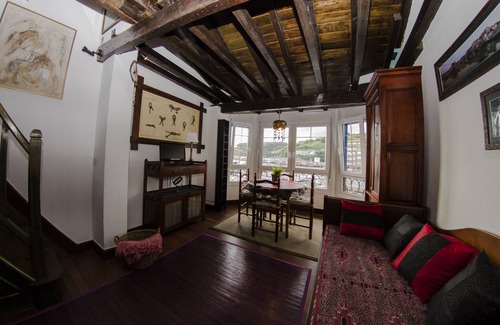 Bermeo House | Apartment in Marina