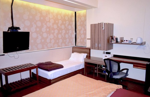 Dadar House | Apartment In Mumbai City Centre