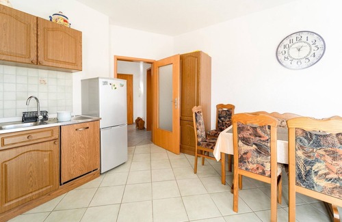 Petersberg Apartment | Apartment in Petersberg with Private Garden
