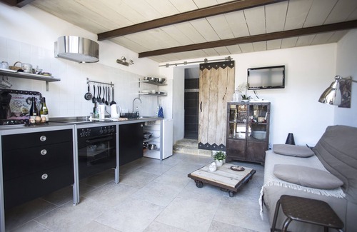 Grans Other | Apartment in Provençal farmhouse with swimming pool