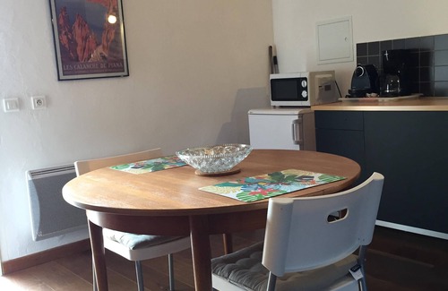Mucchitone Apartment | Apartment in renovated pool villa 2025