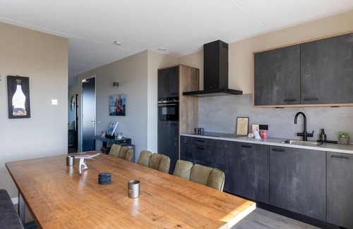 Sint-Annaland Apartment | Apartment in Sint-Annaland with Beach Access