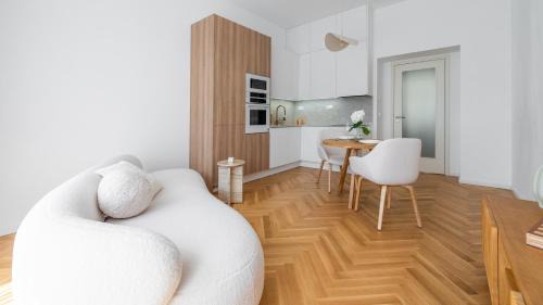 Letna Apartment | Apartment in the Clouds Letná - Luxury with Romantic Balconies in Quiet Centre of Prague