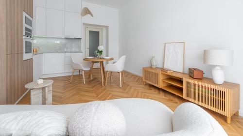 Letna Apartment | Apartment in the Clouds Letná - Luxury with Romantic Balconies in Quiet Centre of Prague