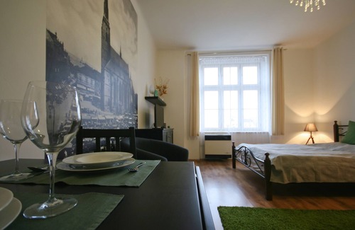 Pilsen Apartment | Apartment in the only "high-rise" in Pilsen