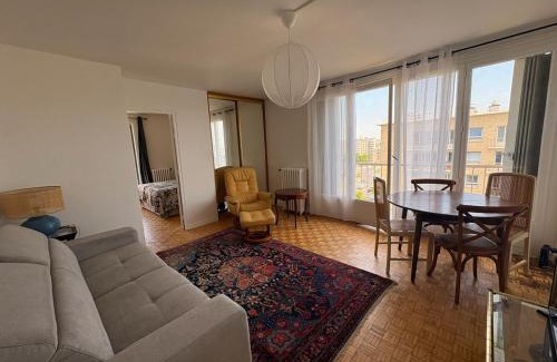Bel-Air Nord Apartment | Apartment in the sky of Paris