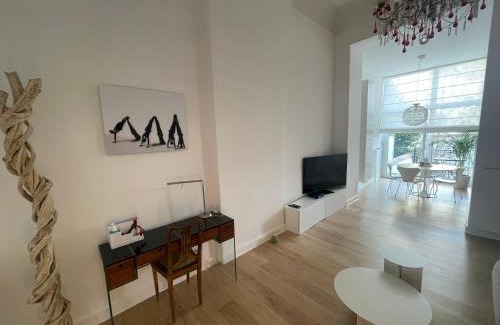Chatelain Apartment | Apartment in trendy Chatelain center Brussels area Little Garden Internet wifi