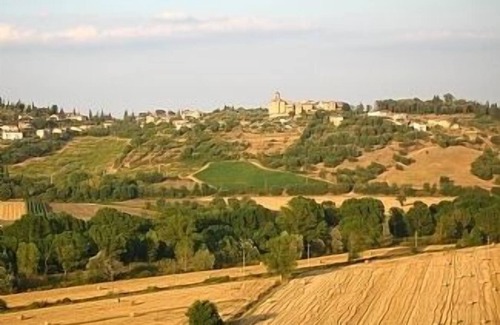 San Terenziano Apartment | Apartment In Village Centre, Well Located For Local Restaurants And Shops