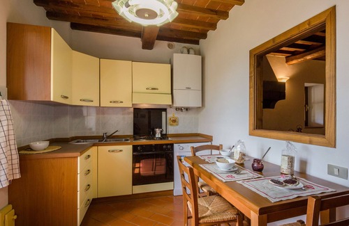Pieve di Chio House | Apartment in villa with A/C, pool, WIFI, pets allowed, panoramic view, parking, close to Cortona