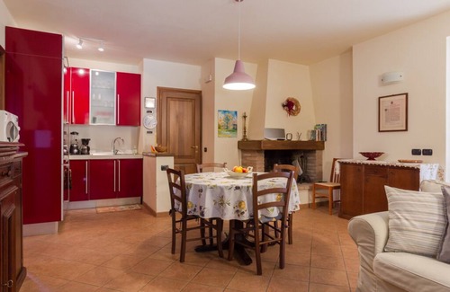Todi Apartment | Apartment in villa with pool at walking distance from Todi center