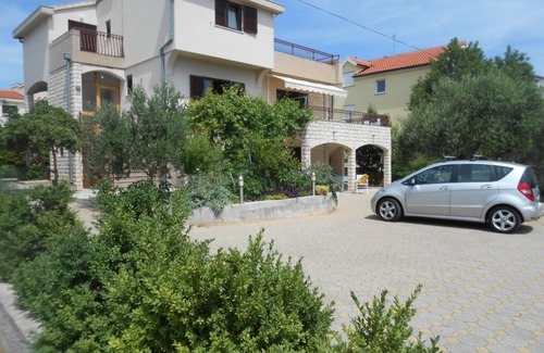 Srima Apartment | Apartment in Vodice with Terrace, Air condition, WIFI, Washing machine (3420-1)