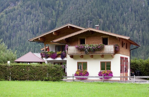 Waidring Apartment | Apartment in Waidring near PillerseeTal Ski Area