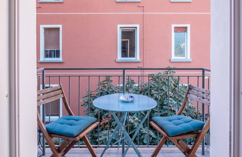 Centro - Piani - Rencio Apartment | Apartment "Isabel" with Mountain View, French Balcony & Wi-Fi