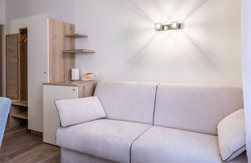 Centro - Piani - Rencio Apartment | Apartment "Isabel" with Mountain View, French Balcony & Wi-Fi