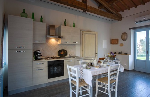 Castiglion Fiorentino Apartment | Apartment surrounded by a beautiful park with swimming pool located in the city center