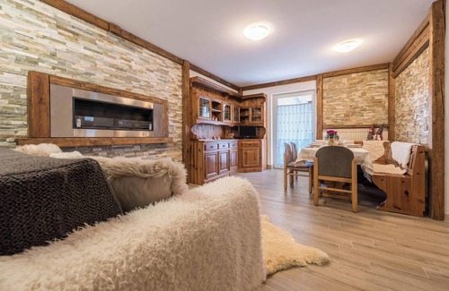 Palu Apartment | Apartment "Casa Ferrazza Michelle" with Mountain View, Wi-Fi & Balcony