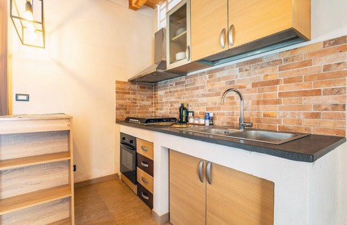 San Giovanni la Punta Apartment | Apartment 'Vanilla Bay Dep' with Private Pool, Private Garden and Air Conditioning
