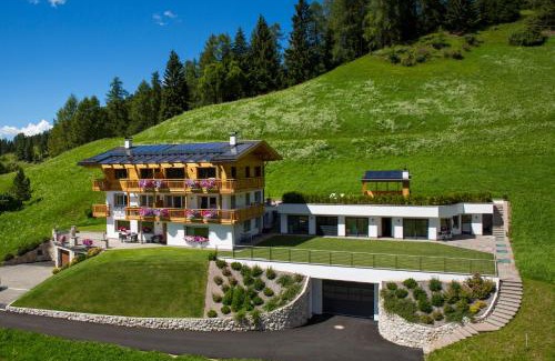 Santa Cristina Val Gardena Apartment | Apartments La Mana