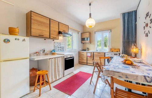 Gazatika Apartment | Apartment 'Jimmy's Cozy' with Shared Terrace, Wi-Fi and Air Conditioning