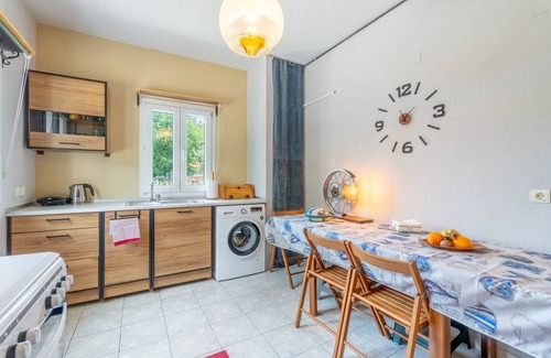Gazatika Apartment | Apartment 'Jimmy's Cozy' with Shared Terrace, Wi-Fi and Air Conditioning