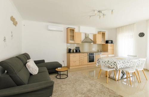 Balatonszarszo Apartment | Apartment Johann 1 by Interhome