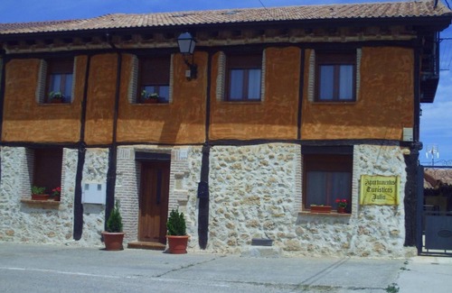 Valdemaluque Apartment | Apartment 'Julia Loft Buhardilla' with Mountain View, Wi-Fi and Air Conditioning