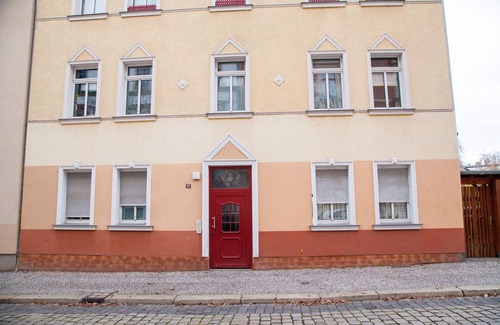 Giebichenstein Apartment | Apartment 'Kastanie' with Private Garden, Balcony and Wi-Fi