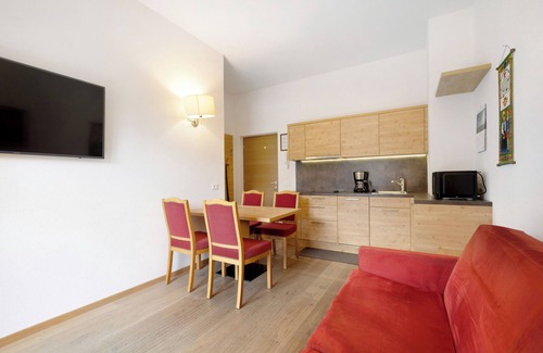 Valdaora di Mezzo Apartment | Apartment 'Kriendl Nr 4' with Mountain View, Private Terrace and Wi-Fi