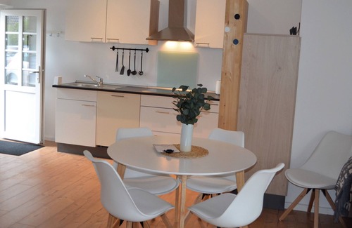 Heide Apartment | Apartment 'Küstenperle' with Private Terrace, Private Garden and Wi-Fi