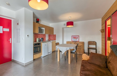 Saint-Jean-d'Arves Apartment | Apartment 'L'escargot' with Mountain View, Private Terrace and Wi-Fi