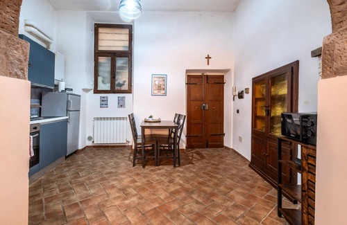 Viterbo Apartment | Apartment 'La Dimora Del Sor Bruno' with Wi-Fi