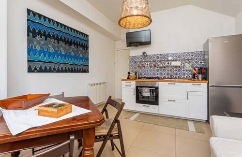 Mascalucia Apartment | Apartment 'La Fastuca' with Mountain View, Wi-Fi and Air Conditioning