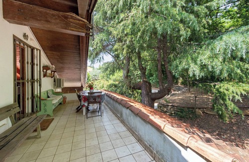 Varazze House | Apartment 'La Liguria Tra Gli Ulivi 2' with Mountain View, Wi-Fi and Air Conditioning