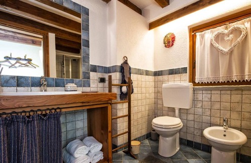 Grand Haury Apartment | Apartment "La Méizòn de Felise - Lo Bòi" with Mountain View, Shared Garden & Wi-Fi