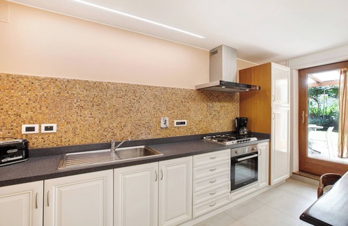 Cors Apartment | Apartment 'La Maison De Amelie - Josephine 1' with Mountain View, Private Garden and Wi-Fi
