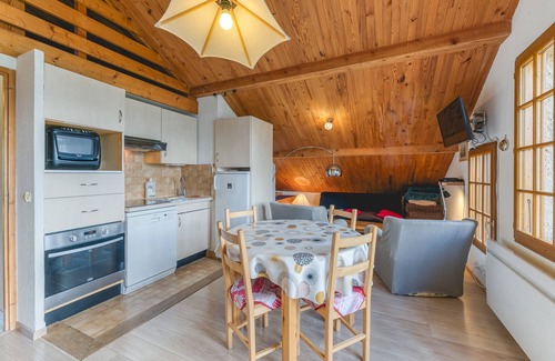 Villard-Reculas Apartment | Apartment 'La Meije 9' with Mountain View and Balcony