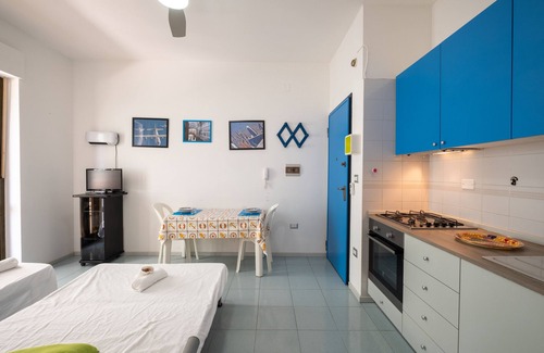 Rivabella Apartment | Apartment 'La Playa Rivabella' with Sea View, Balcony and Air Conditioning