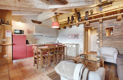 Charvensod Apartment | Apartment 'La Ponteille' with Shared Terrace, Shared Garden, and Wi-Fi