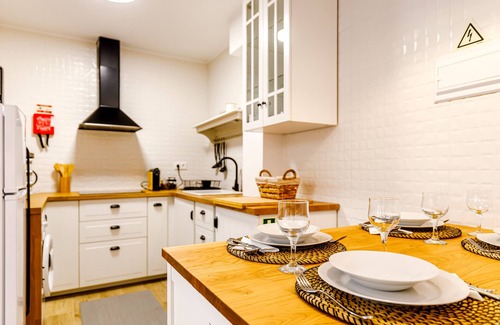 Horta Apartment | Apartment 'Ladomar Avenida' with Private Terrace, Private Garden and Wi-Fi