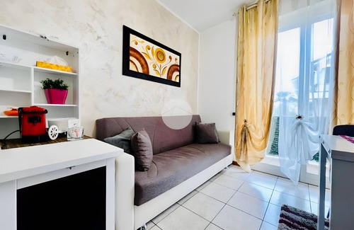 Marina Centro Apartment | Apartment 'Lagomaggio' with Private Terrace, Wi-Fi and Air Conditioning
