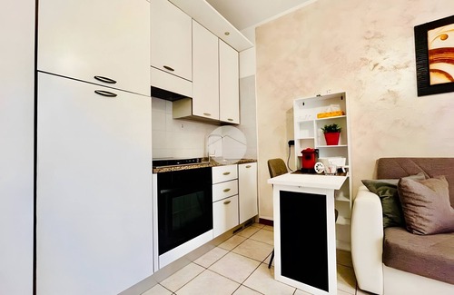 Marina Centro Apartment | Apartment 'Lagomaggio' with Private Terrace, Wi-Fi and Air Conditioning
