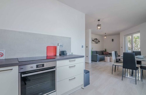 Soline Apartment | Apartment Lana near the sea